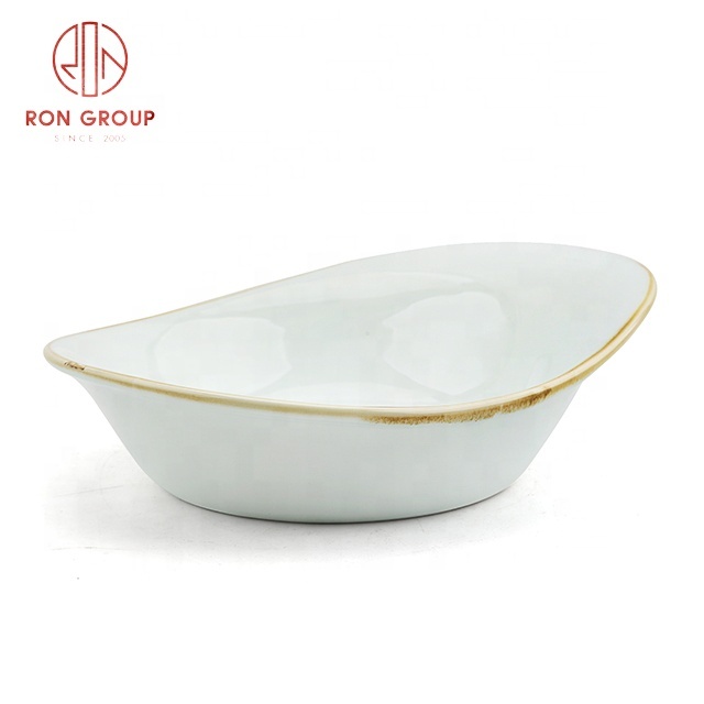 Wholesale Special Shape Hotel Ceramic Restaurant Ceramic Salad Fruit Food Dim Sum Porcelain Gold Rim Glass Charger Plates