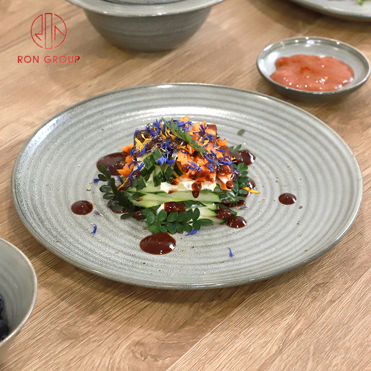 Gray Textured Spiral Dinner Plate – Artisan Ceramic Serving Plate for Restaurant Salad & Modern Plating