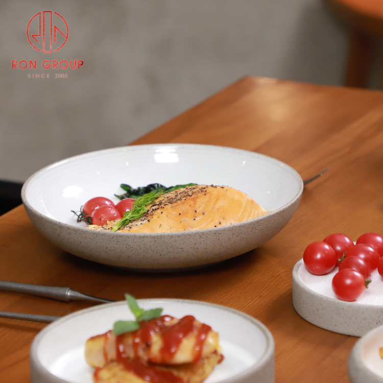 White Stoneware Plates and Deep Bowls with Smooth Glaze for Modern Restaurant Service