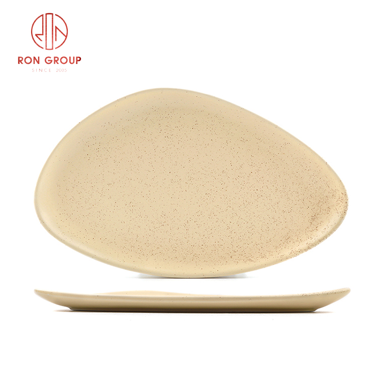 Cream Beige Ceramic Dinnerware Set for Restaurants, Cafés, and Modern Catering Service