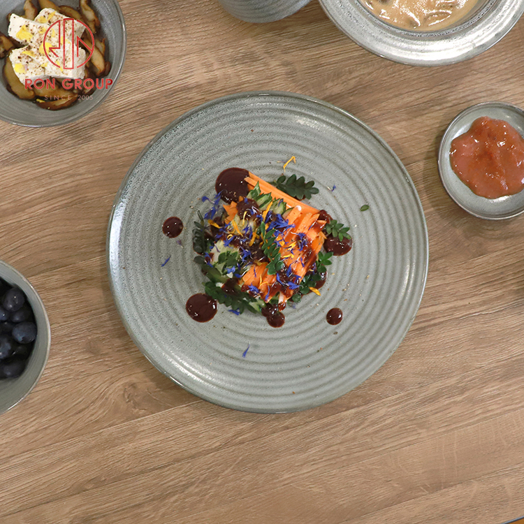 Gray Textured Spiral Dinner Plate – Artisan Ceramic Serving Plate for Restaurant Salad & Modern Plating