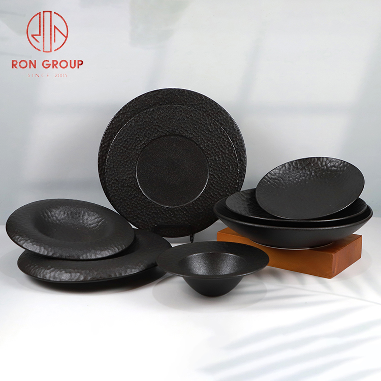 Matte Black Ceramic Dinnerware Set for Luxury Restaurants and Contemporary Catering Service