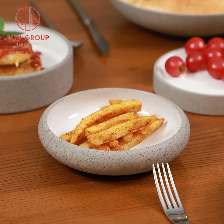 White Stoneware Plates and Deep Bowls with Smooth Glaze for Modern Restaurant Service