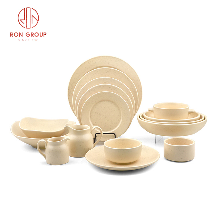 Cream Beige Ceramic Dinnerware Set for Restaurants, Cafés, and Modern Catering Service