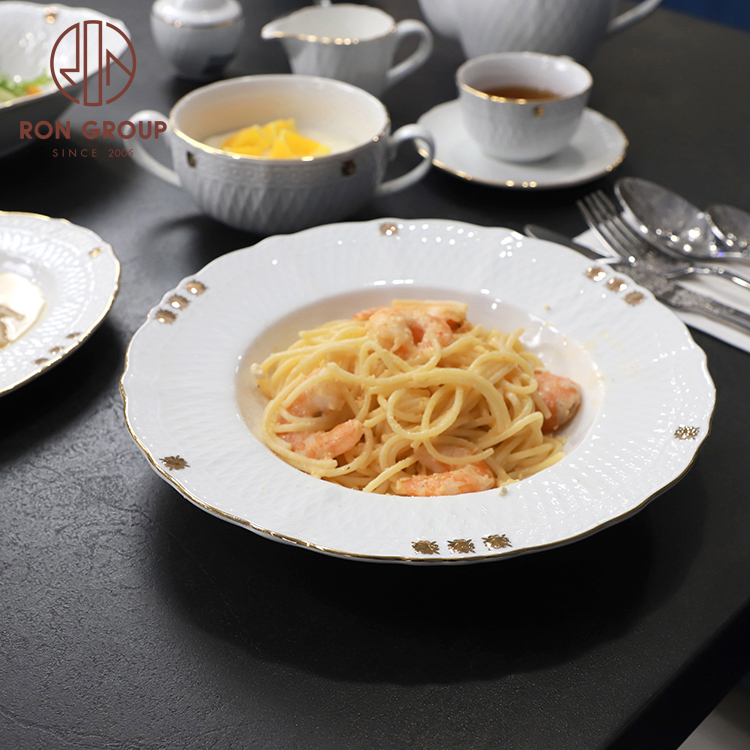 White Embossed Rim Dinner Plate with Gold Dot Accents – Food-Grade Ceramic Tableware for Hotel & Restaurant