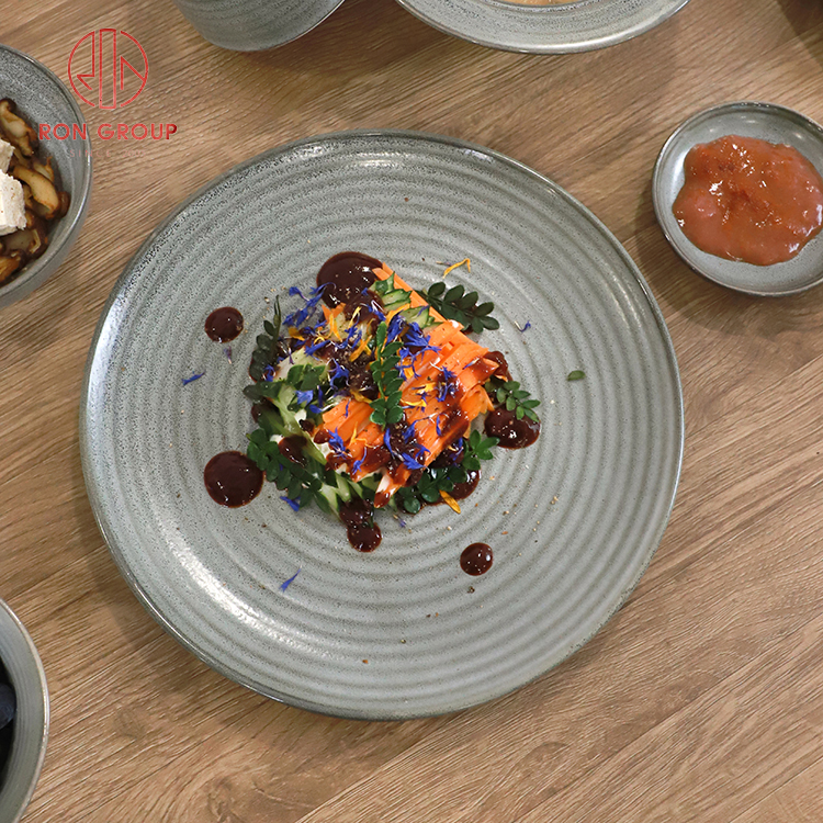 Gray Textured Spiral Dinner Plate – Artisan Ceramic Serving Plate for Restaurant Salad & Modern Plating