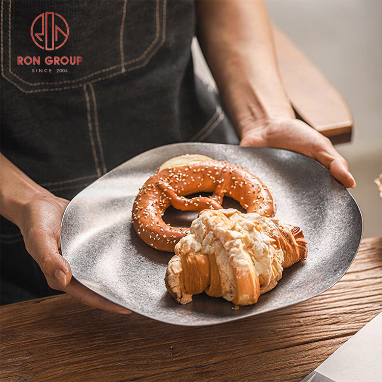 Water-Wave Stainless Steel Dinner Plate – Stylish Metal Serving Plate for Restaurant Fried Food & Catering