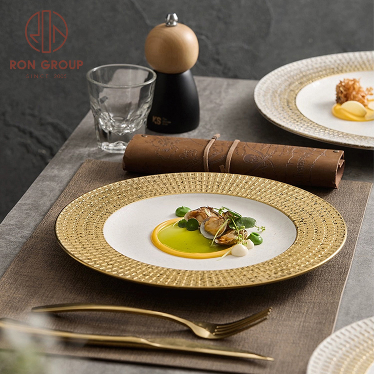 Full-Gold Checkerboard Wide-Rim Dinner Plate – Luxe Ceramic Tableware for Hotel & Restaurant Service