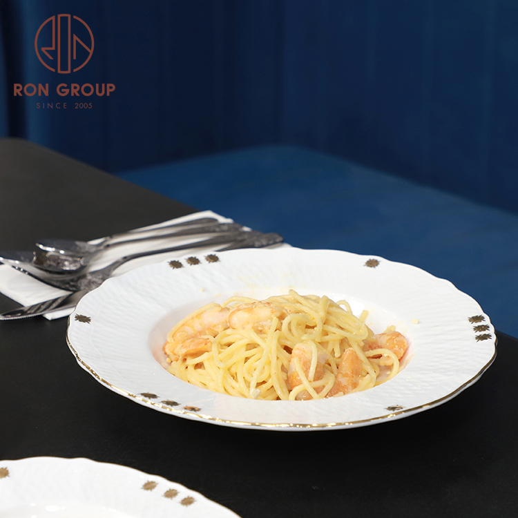 White Embossed Rim Dinner Plate with Gold Dot Accents – Food-Grade Ceramic Tableware for Hotel & Restaurant