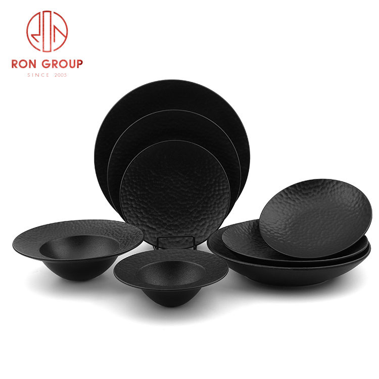 Matte Black Ceramic Dinnerware Set for Luxury Restaurants and Contemporary Catering Service