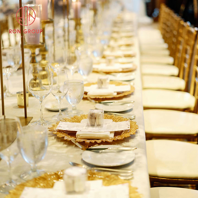 Luxury Low-Transparency Frosted Glass Charger Plate for High-End Banquets