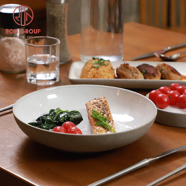 White Glazed Stoneware Deep Plate for Restaurant Main Course and Bowl-Plated Dishes