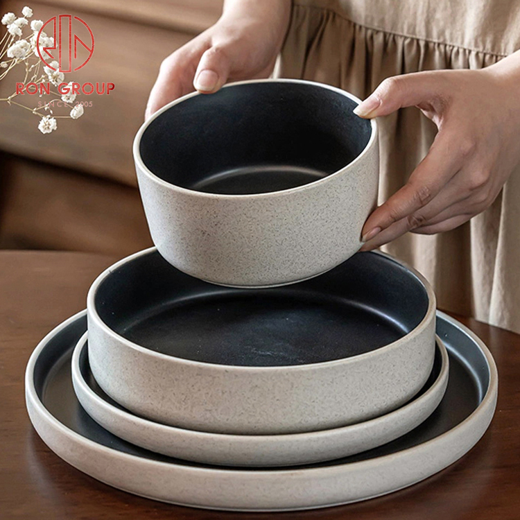 Zen Style Khaki & Matte Black Two-Tone Minimalist Ceramic Serving Bowl