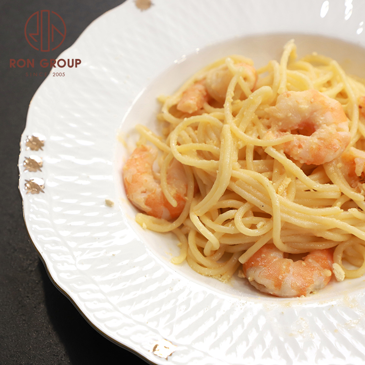 White Embossed Rim Dinner Plate with Gold Dot Accents – Food-Grade Ceramic Tableware for Hotel & Restaurant