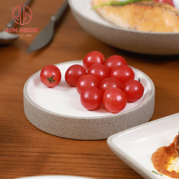 White Glazed Stoneware Deep Plate for Restaurant Main Course and Bowl-Plated Dishes