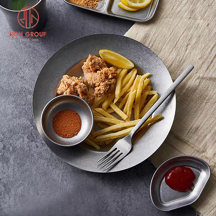 Water-Wave Stainless Steel Dinner Plate – Stylish Metal Serving Plate for Restaurant Fried Food & Catering