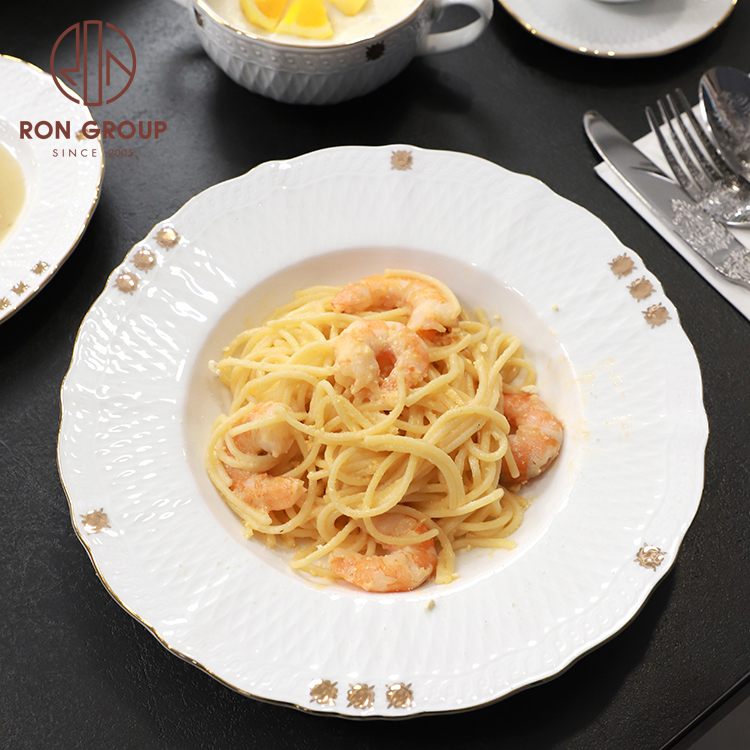 White Embossed Rim Dinner Plate with Gold Dot Accents – Food-Grade Ceramic Tableware for Hotel & Restaurant