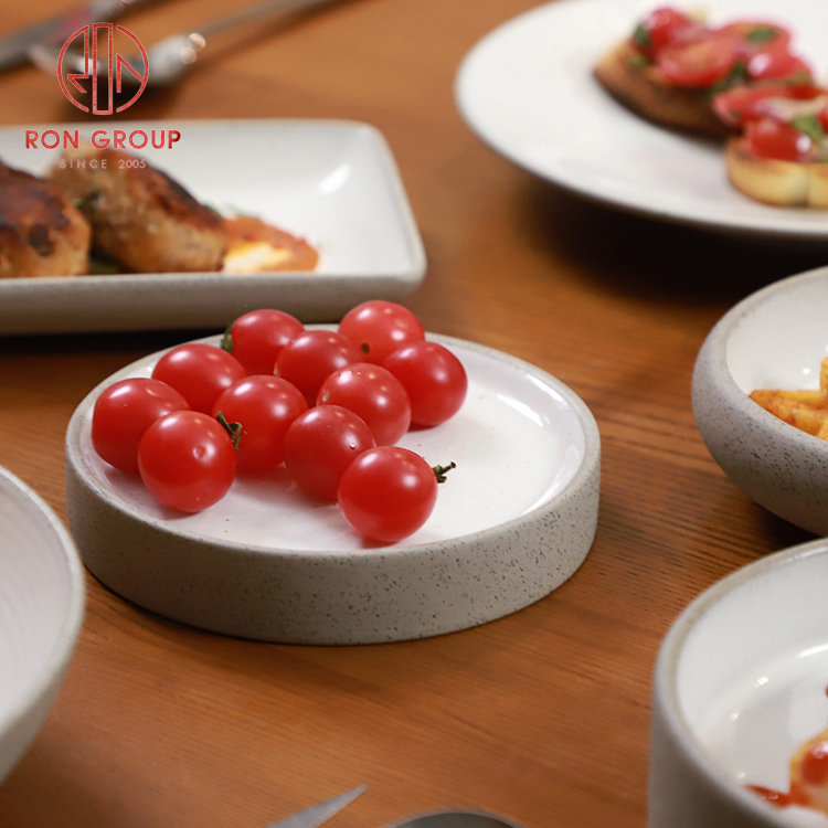 White Glazed Stoneware Deep Plate for Restaurant Main Course and Bowl-Plated Dishes