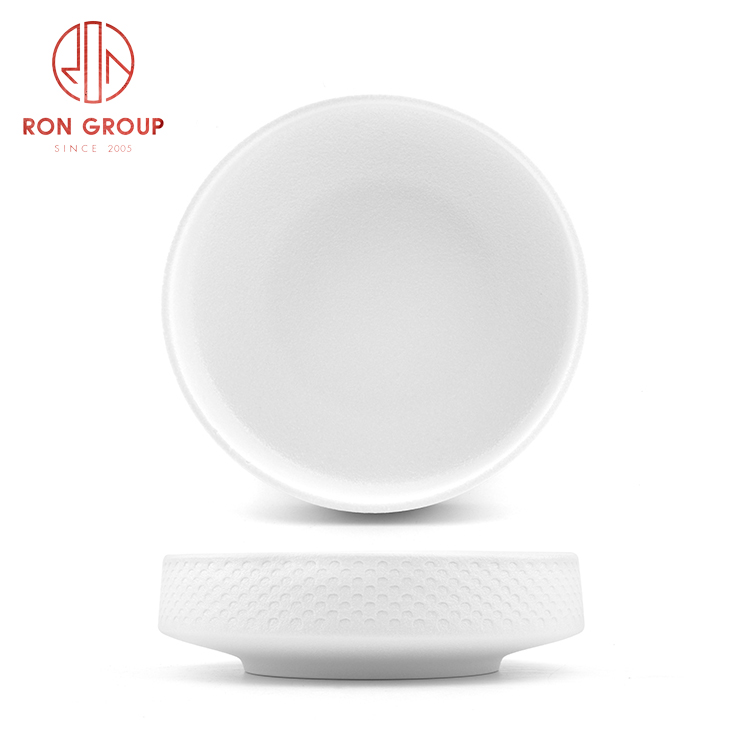 White Textured Ceramic Dinner Plates for Hotels, Catering, and Western-Style Restaurants